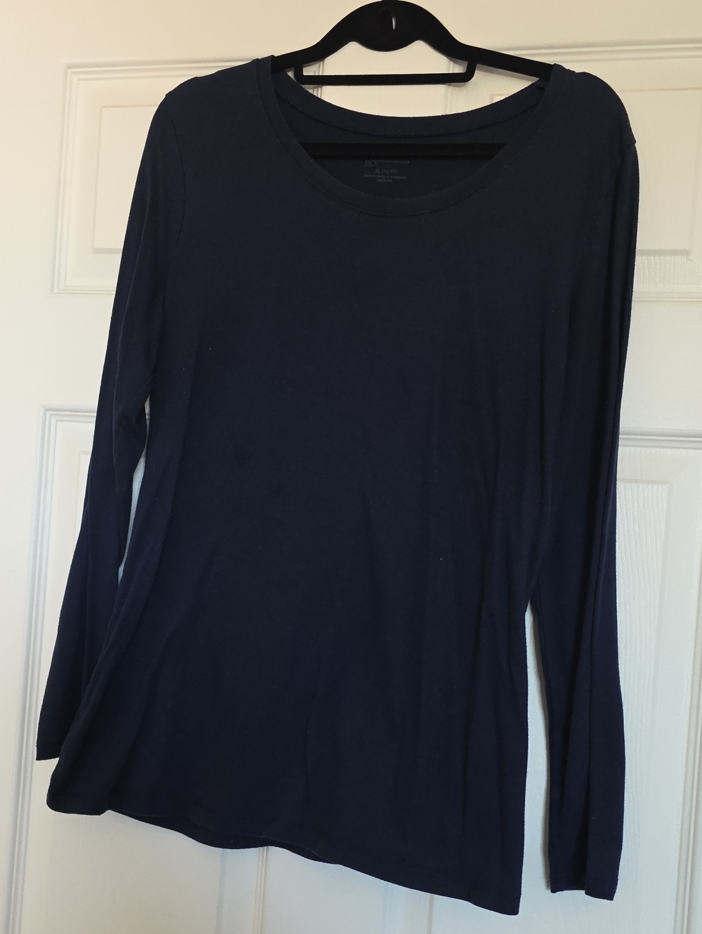 Classic Long-Sleeve Navy Women's Tee